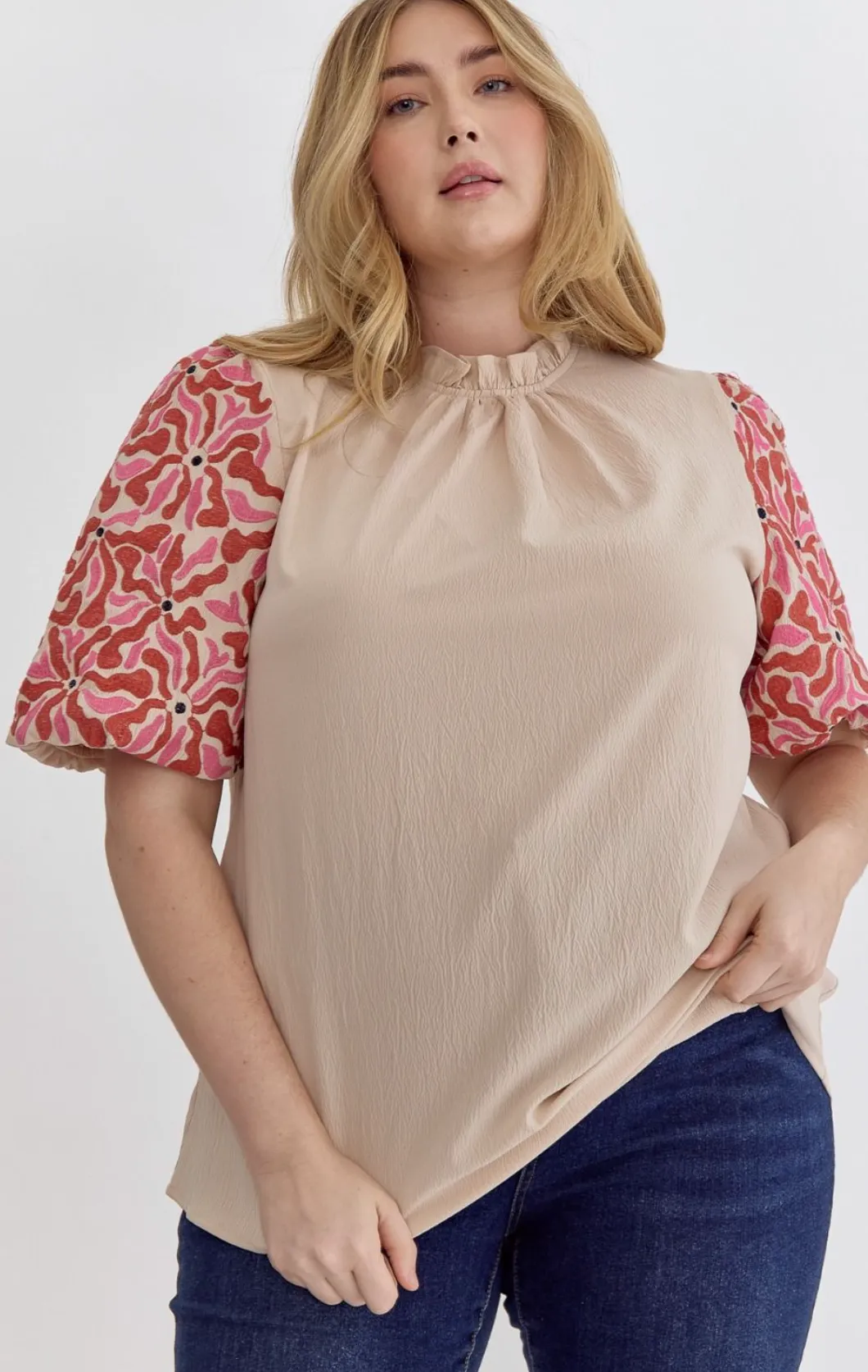 Ellie Mae Embroidered Detail Sleeve Top In Curvy